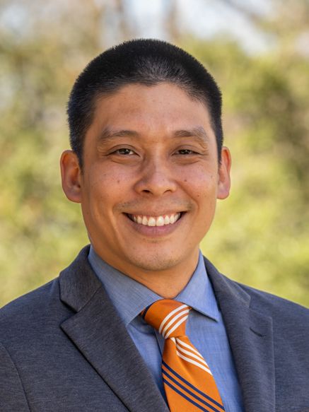 Andrew Kwok Headshot loading=