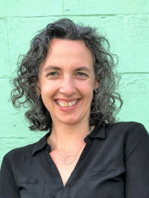 Amie Thurber Headshot