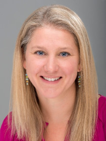 Cindy Isenhour Headshot