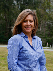 Rebecca Newman Headshot
