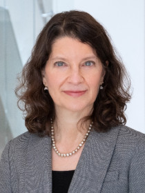 Sharon Hoffman headshot