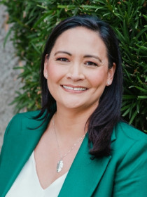 Bernadette Austin Headshot