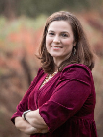 Kerri Raissian Headshot