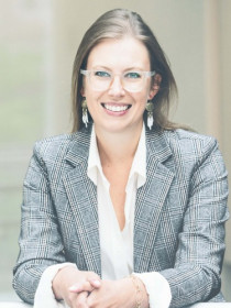 Christina Barsky headshot