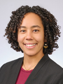 Headshot of Sunnie Hodge