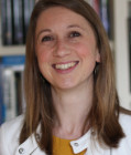 Headshot of Claire Snell-Rood