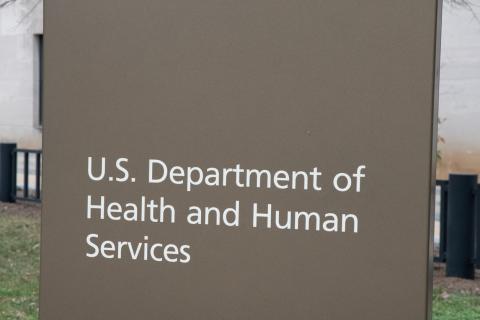Department of Health and Human Services sign outside of buildingNi