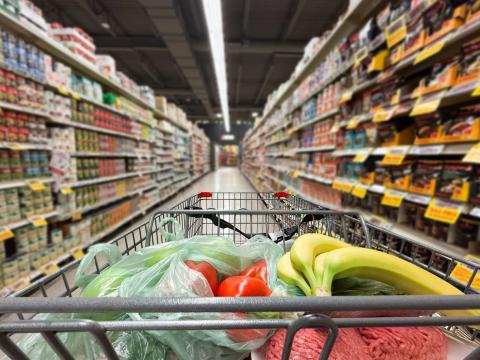 food in shopping cart, grocery store