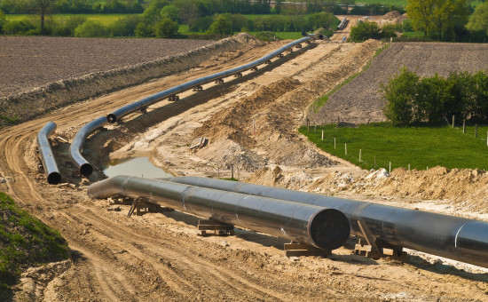 Construction of oil pipeline 